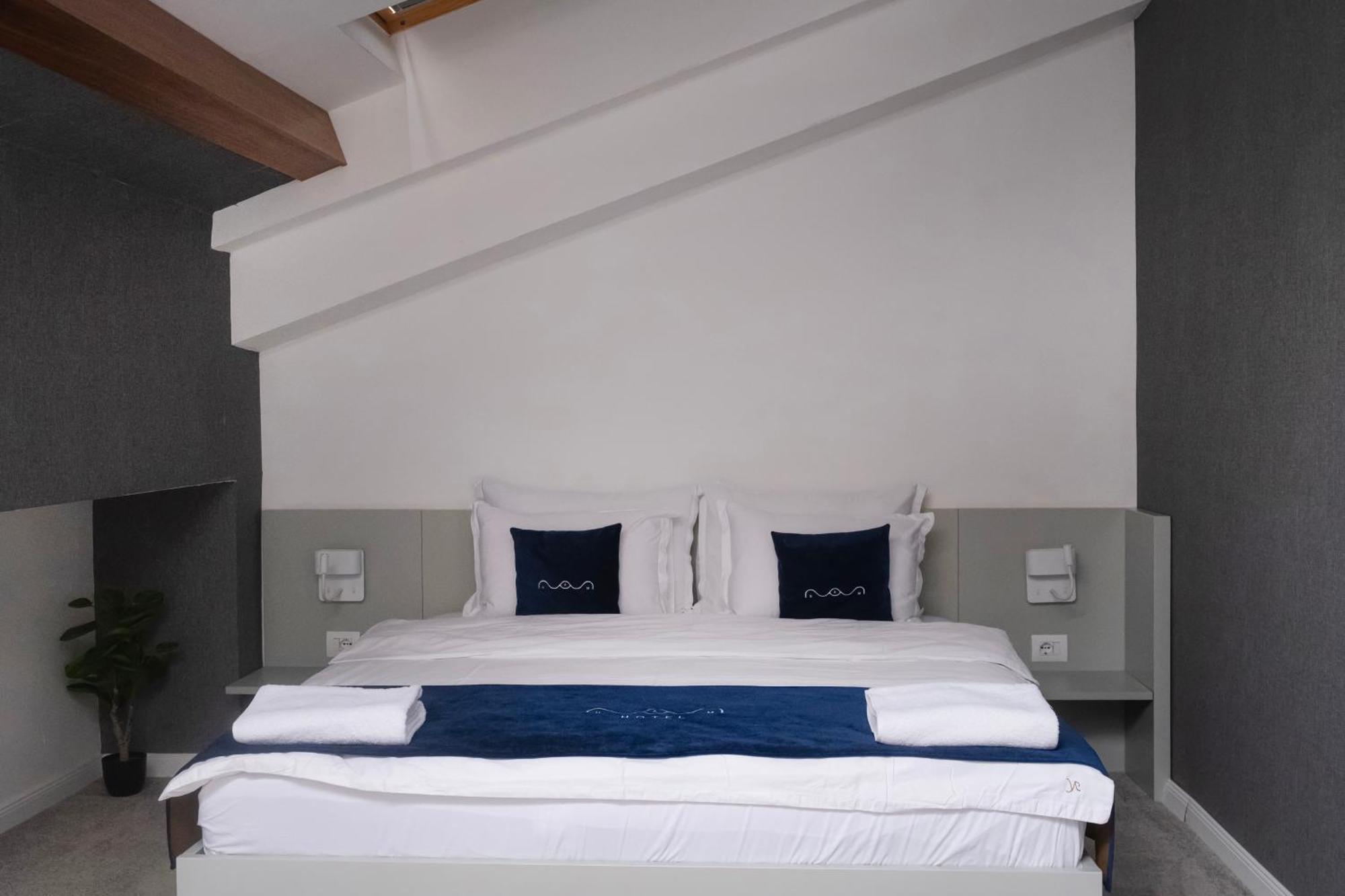 פריזרן Nam Hotel מראה חיצוני תמונה